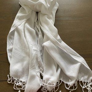 Scarf  White with fringe